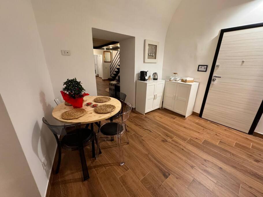 Domus Miraculi: Casa Storica Nel Cuore Di Napoli エクステリア 写真