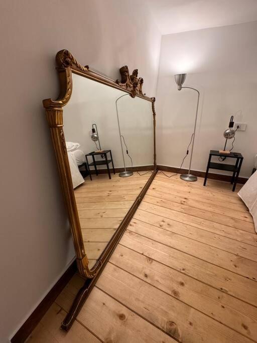 Domus Miraculi: Casa Storica Nel Cuore Di Napoli エクステリア 写真