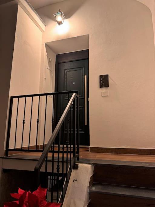 Domus Miraculi: Casa Storica Nel Cuore Di Napoli エクステリア 写真